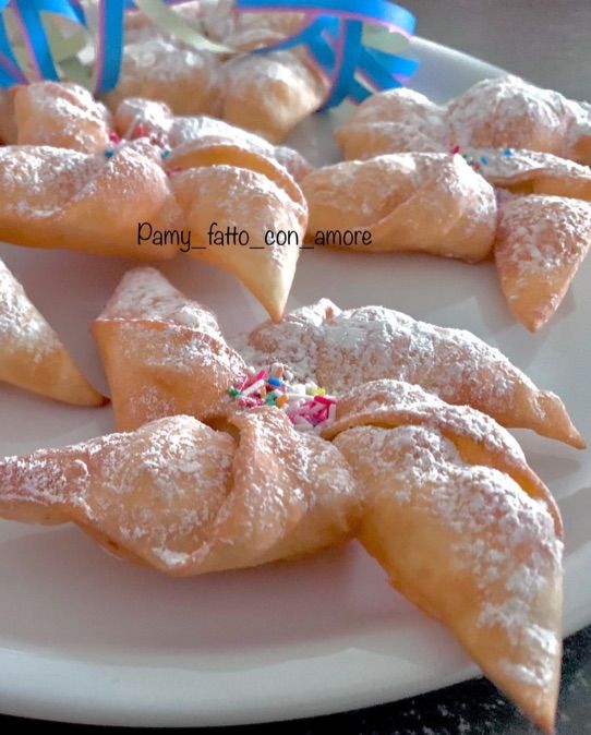 Girandole di carnevale fritte