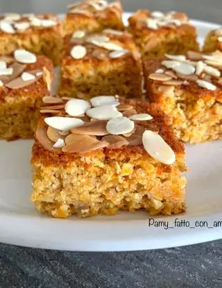 Ricetta QUADROTTI  FARRO, AVENA, MANDORLE, MELA E CAROTA di c77pamy