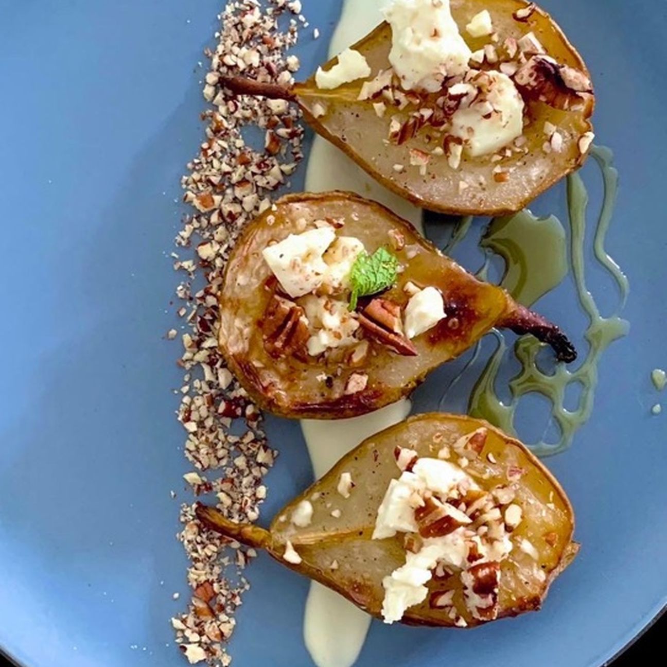 PERE AL FORNO CON FORMAGGIO, MIELE E NOCI PECAN