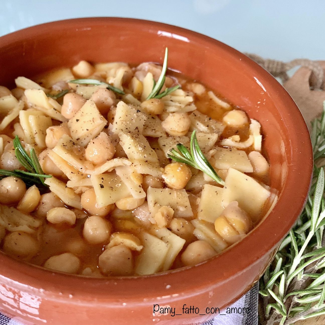 MINESTRA DI QUADRUCCI e CECI ricetta veloce in 10 min