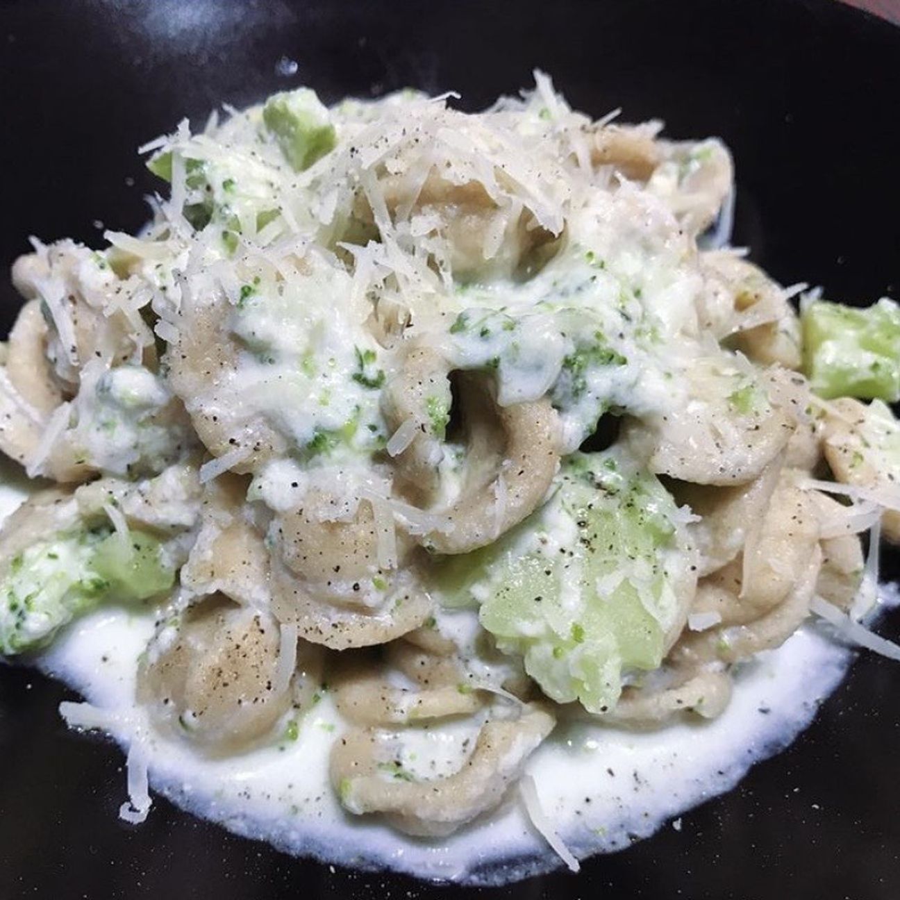 ORECCHIETTE INTEGRALI CON CREMA DI BURRATA E BROCCOLI 🥦
