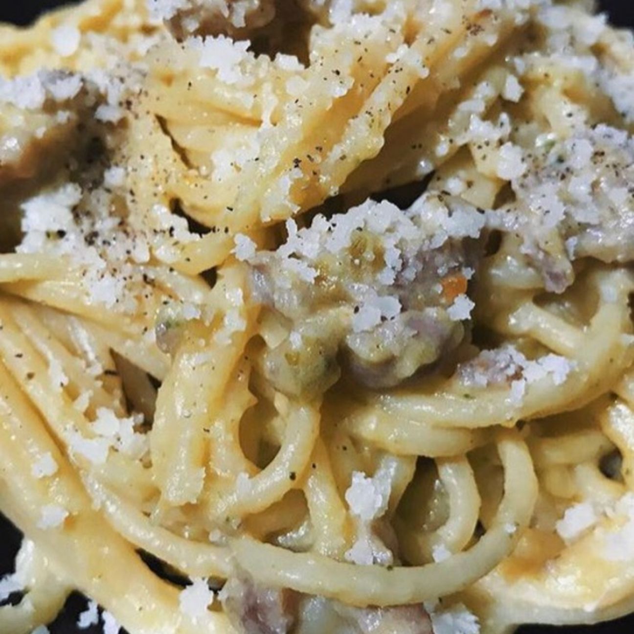 SPAGHETTI CON CREMA DI PATATE, BROCCOLI E SALSICCIA 🥔🥦