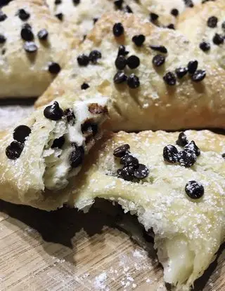 Ricetta DOLCETTI DI PASTA SFOGLIA RIPIENI DI RICOTTA E CIOCCOLATO 🍫 di Jade.sKitchen