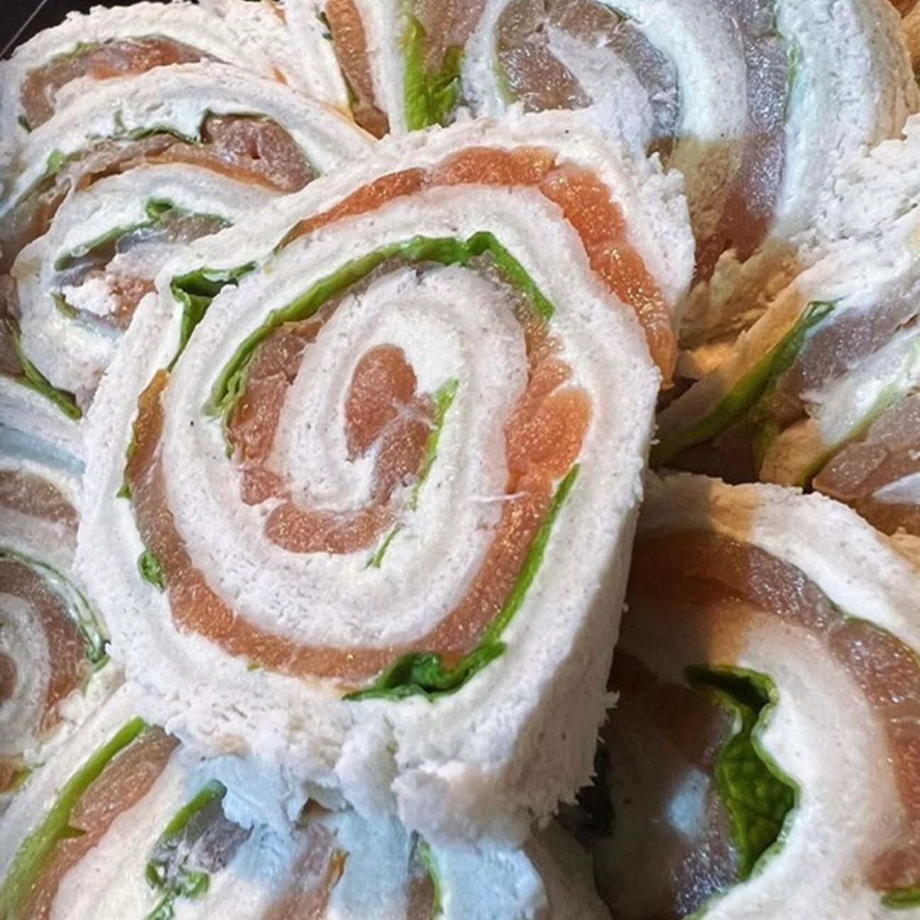 GIRELLE CON SALMONE E LATTUGA🥬