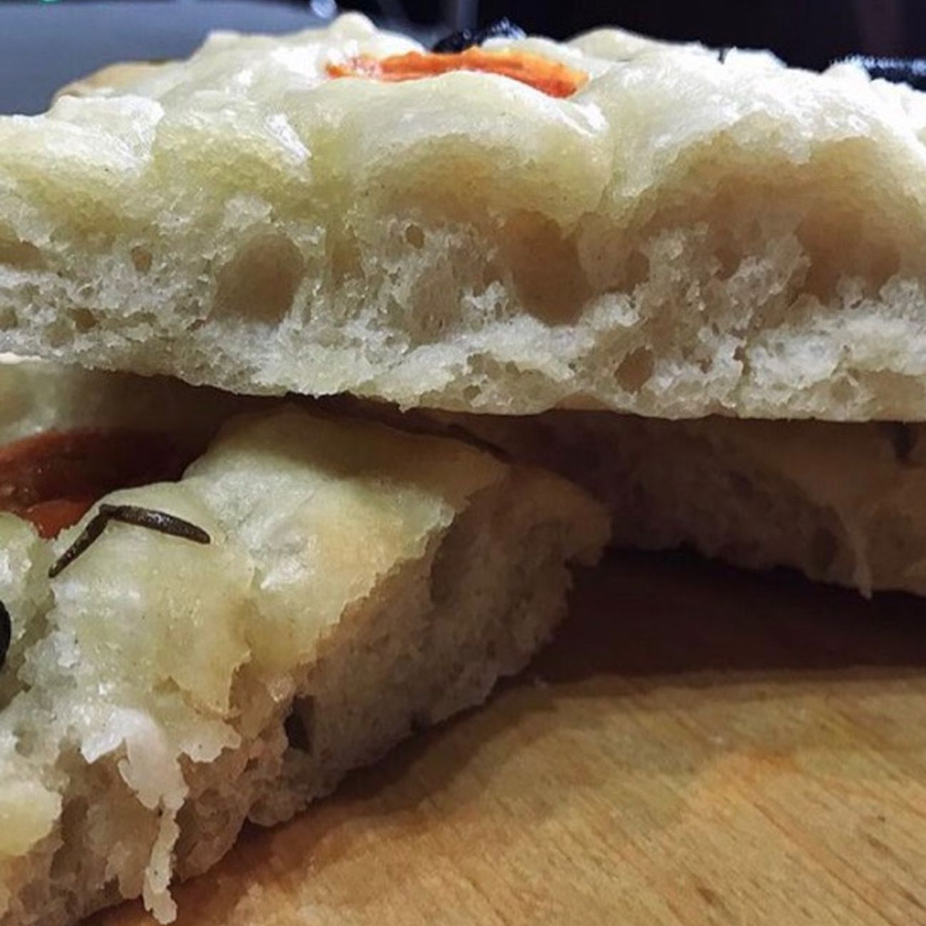 FOCACCIA CON OLIVE E POMODORINI 🍅