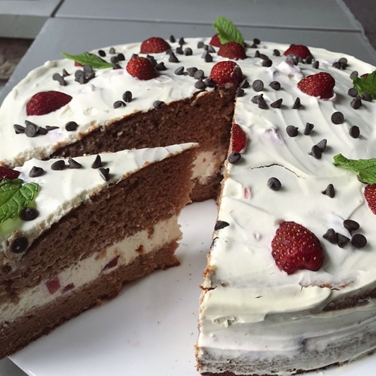 TORTA PAN DI SPAGNA ALLE FRAGOLE 🍓 CON PANNA 🍰