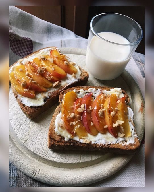 PEACHES TOAST 🍑