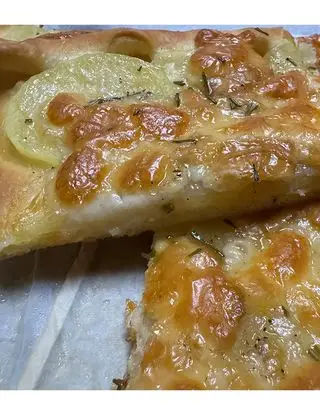 Ricetta Pizza bianca con patate e scamorza di Jade.sKitchen