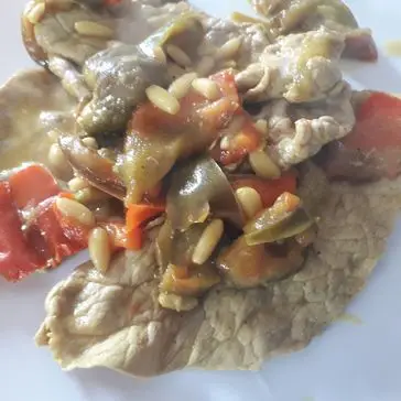 Ricetta Straccetti di vitella con peperoni e pinoli di Antipastidautore