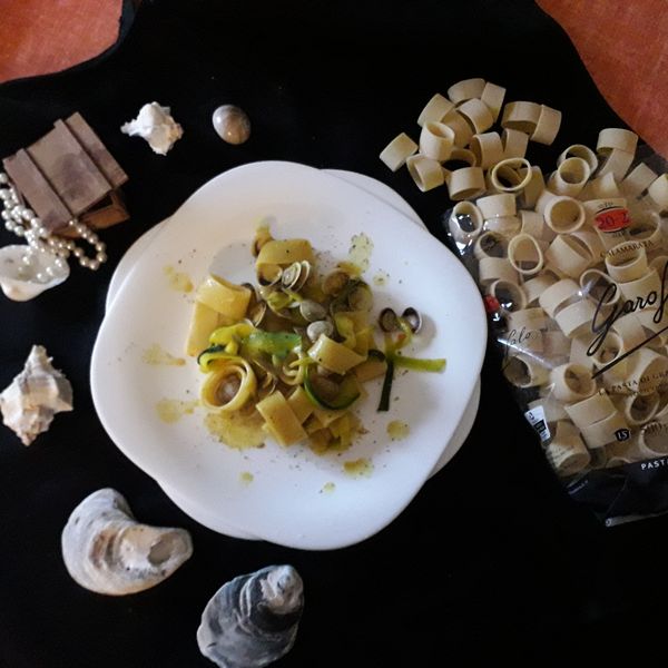 Calamarata Garofalo Con Vongole E Zucchine Al Ta Cucina