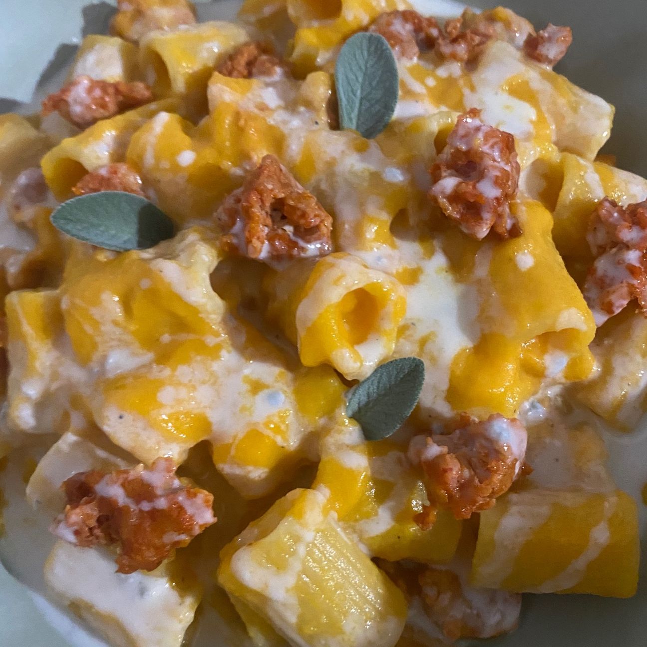 Pasta con zucca e salsiccia