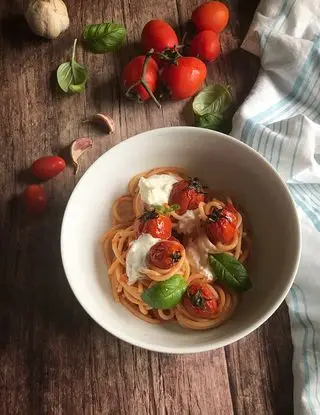 Ricetta Spaghetti al pomodoro, basilico e stracciatella di mariangelatodaro83