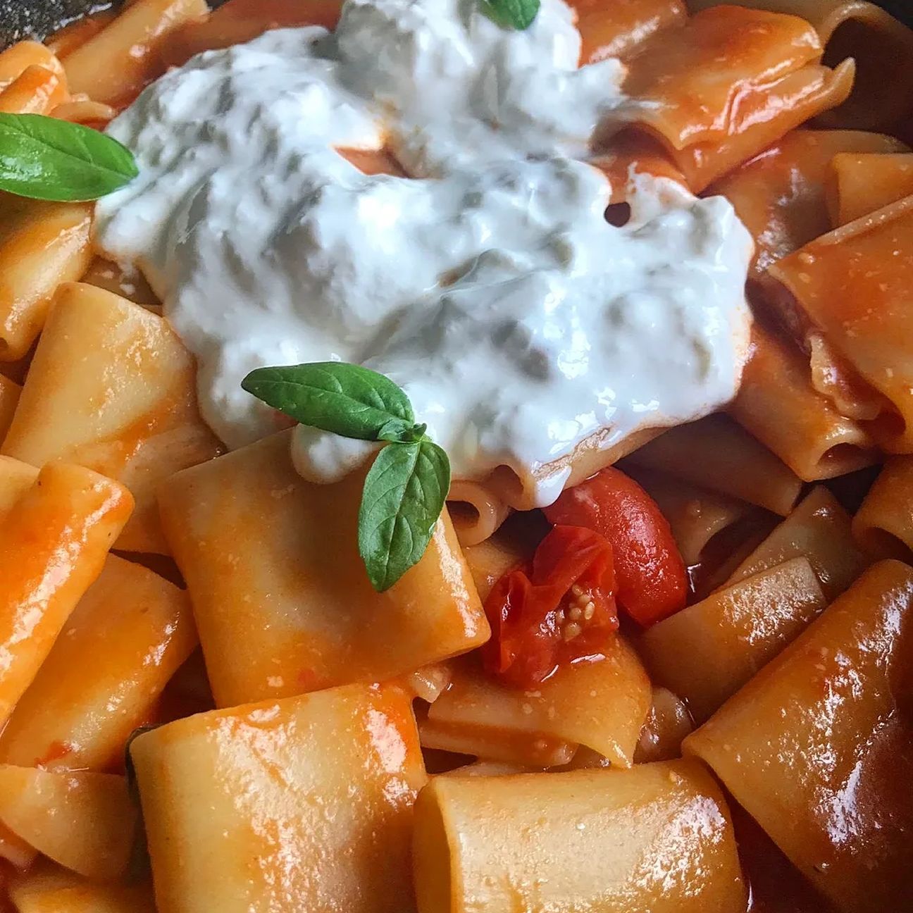 Paccheri Garofalo con burrata e datterini