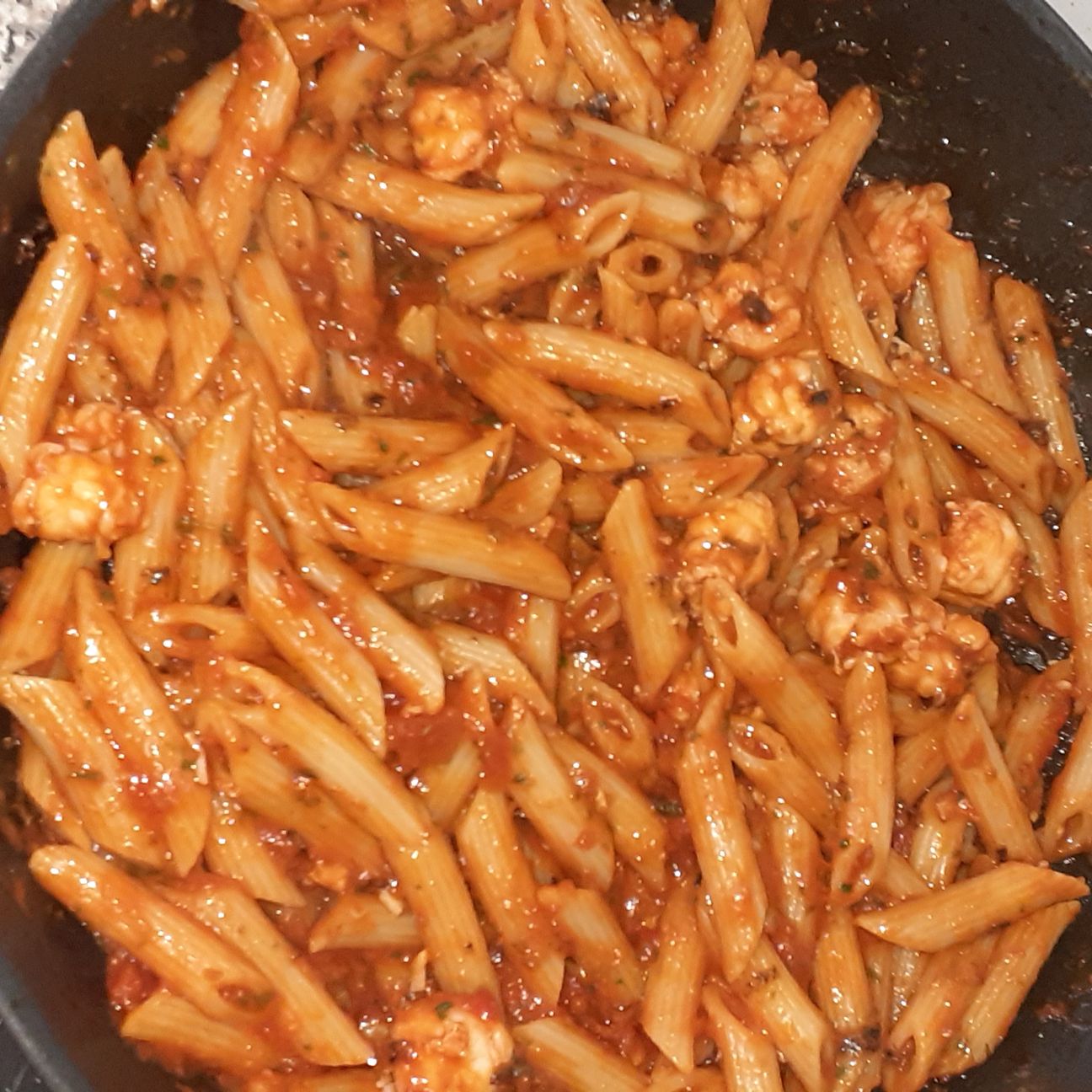 Pasta con scampi e caviale