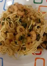 Ricetta Noodles zucchine e gamberetti con salsa di soia