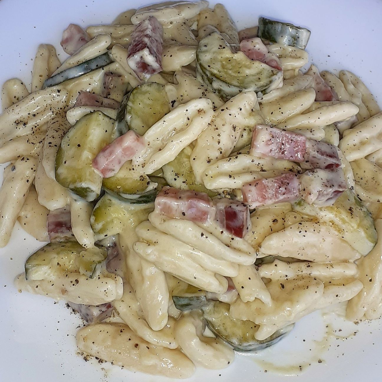 Capunti con zucchine, robiola e pancettaetta