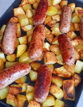 Ricetta Salsiccia Fritta Con Patate Prima Bollite e Dopo Fritte. di lericettedimarygio