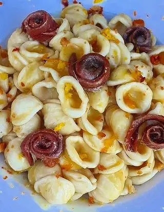 Ricetta Orecchiette Con Crema D'arancia, Filetti di acciughe e Tarallo Sbriciolato. di lericettedimarygio