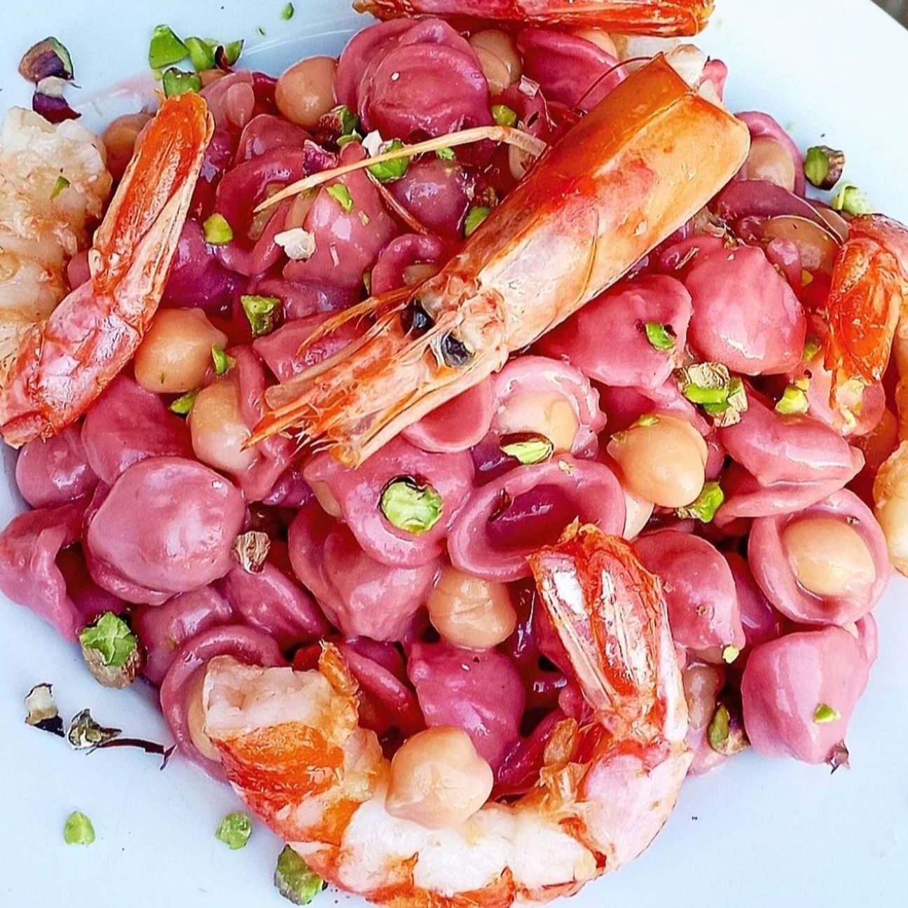 Orecchiette al Vino Primitivo Con Ceci, Gamberoni e Pistacchio