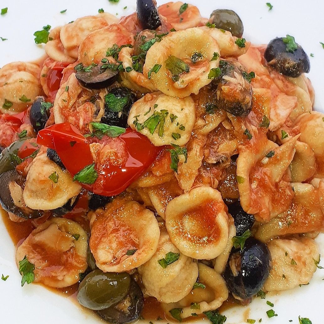 Orecchiette Integrali Con Sugo di Tonno, Olive e Capperi