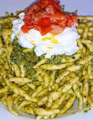 Ricetta Trofie Con Pesto di Basilico, Ricotta e Tartare di Salmone di lericettedimarygio