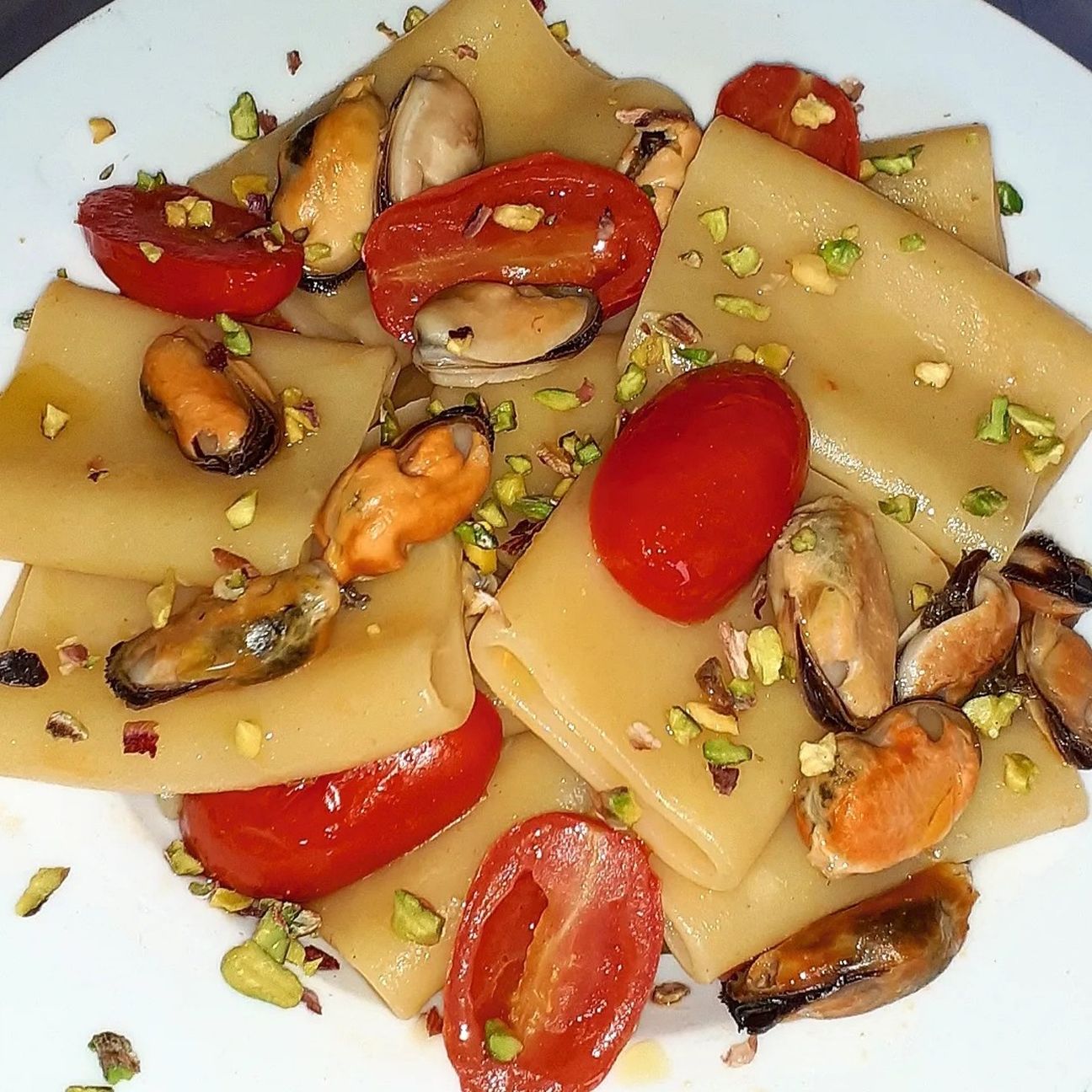 Paccheri Con Pomodorini, Cozze e Pistacchio