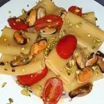 Ricetta Paccheri Con Pomodorini, Cozze e Pistacchio
