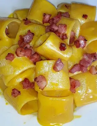Ricetta Mezzi Paccheri Con Sugo Pronto Allo Zafferano e Pancetta Croccante di lericettedimarygio
