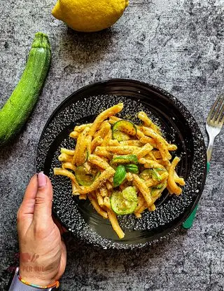 Ricetta Pasta fredda in crema di peperoni e zucchine saltate di cena_per_due