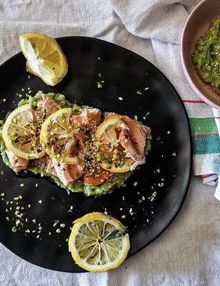 Ricetta Salmone con crema di avocado e limone di cena_per_due