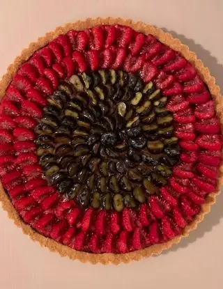 Ricetta Crostata di Cioccolata con Lamponi e Mirtilli Senza Cottura di Ortensio