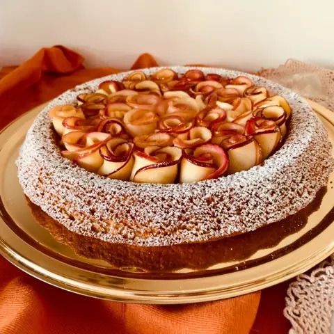 Crostata morbida di mele con caramello al burro salato Gluten Free