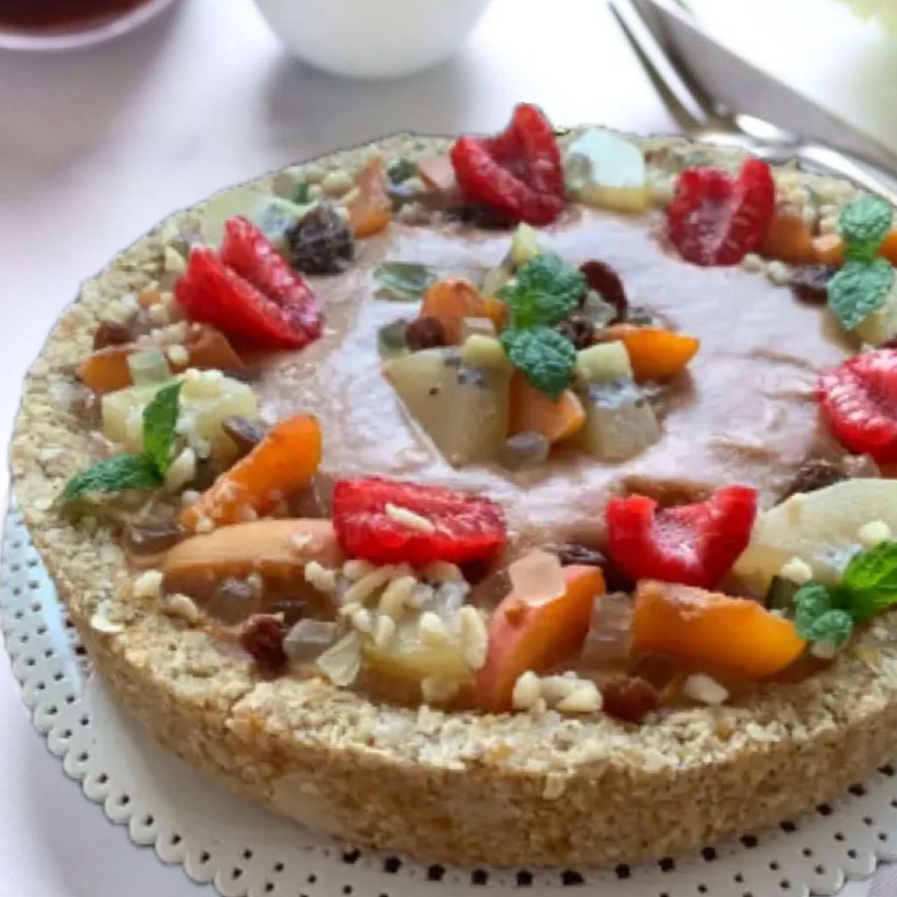 Tart Vegana Senza Cottura con Albicocche e Kiwi 🥝