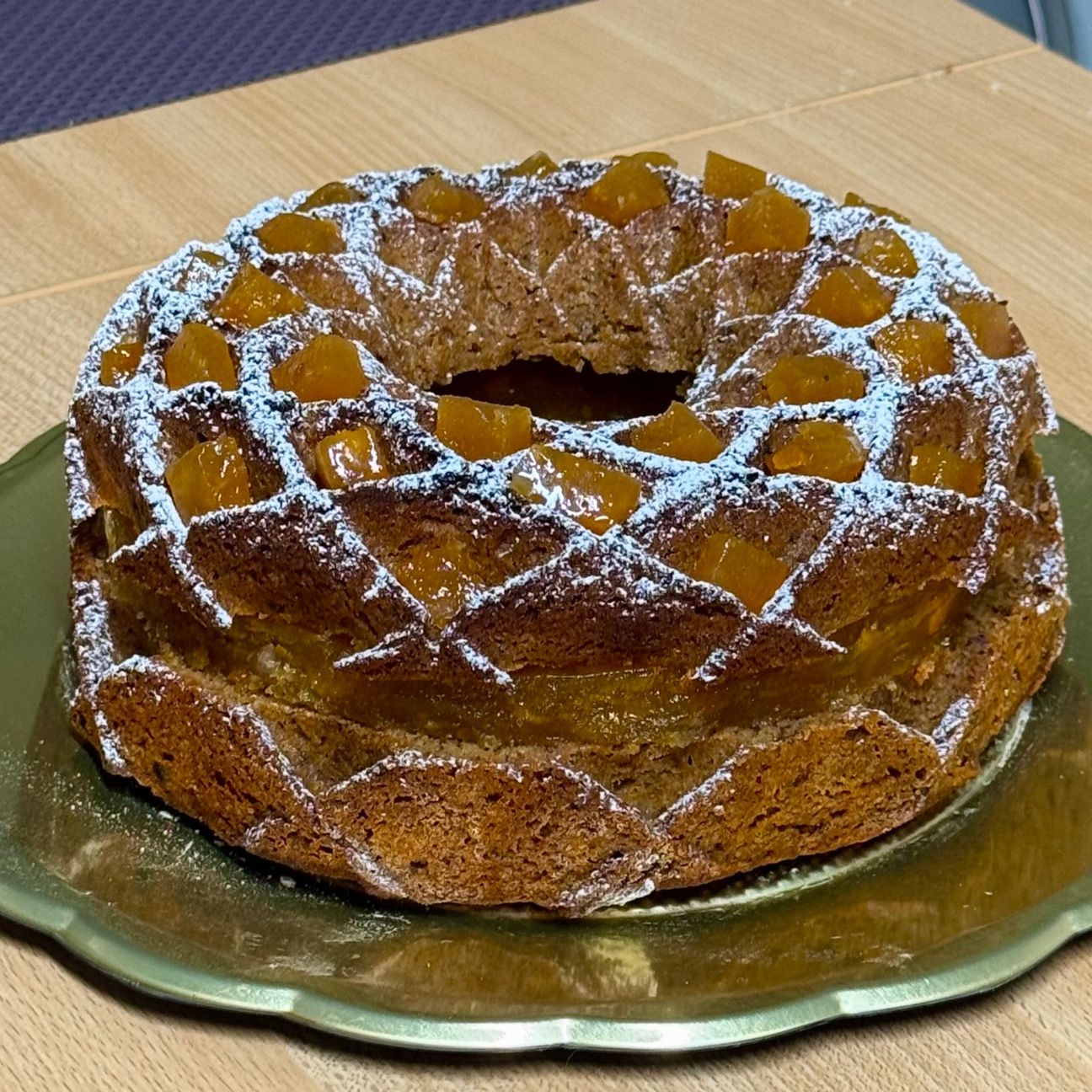 Ciambellone alle Mandorle con Datteri e Cocco