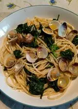 Ricetta Spaghetti alle vongole con cime di rapa