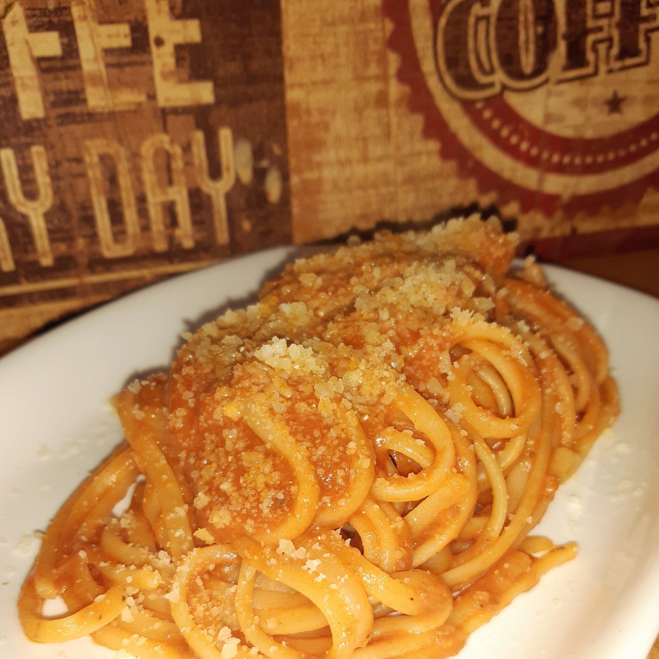 Linguine con crema di peperoni e robiola