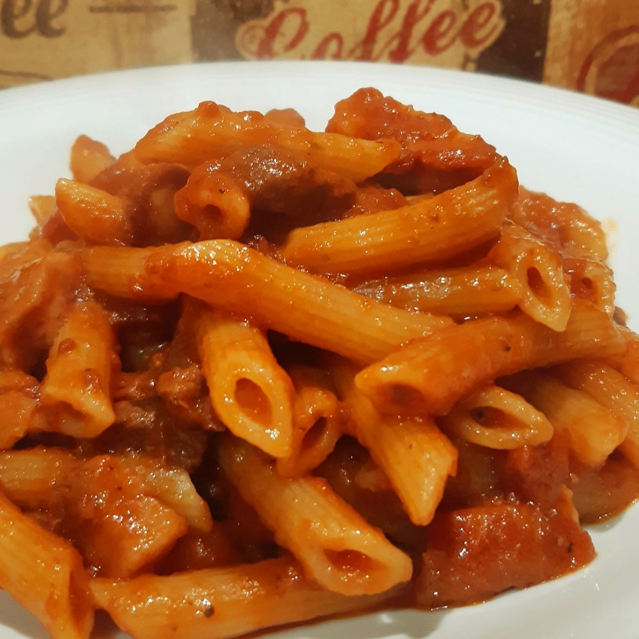 Penne con guanciale e polvere di funghi porcini