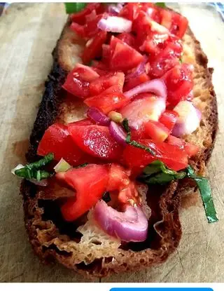 Ricetta Bruschette con pomodori e cipolle rosse di ledelizieditizy