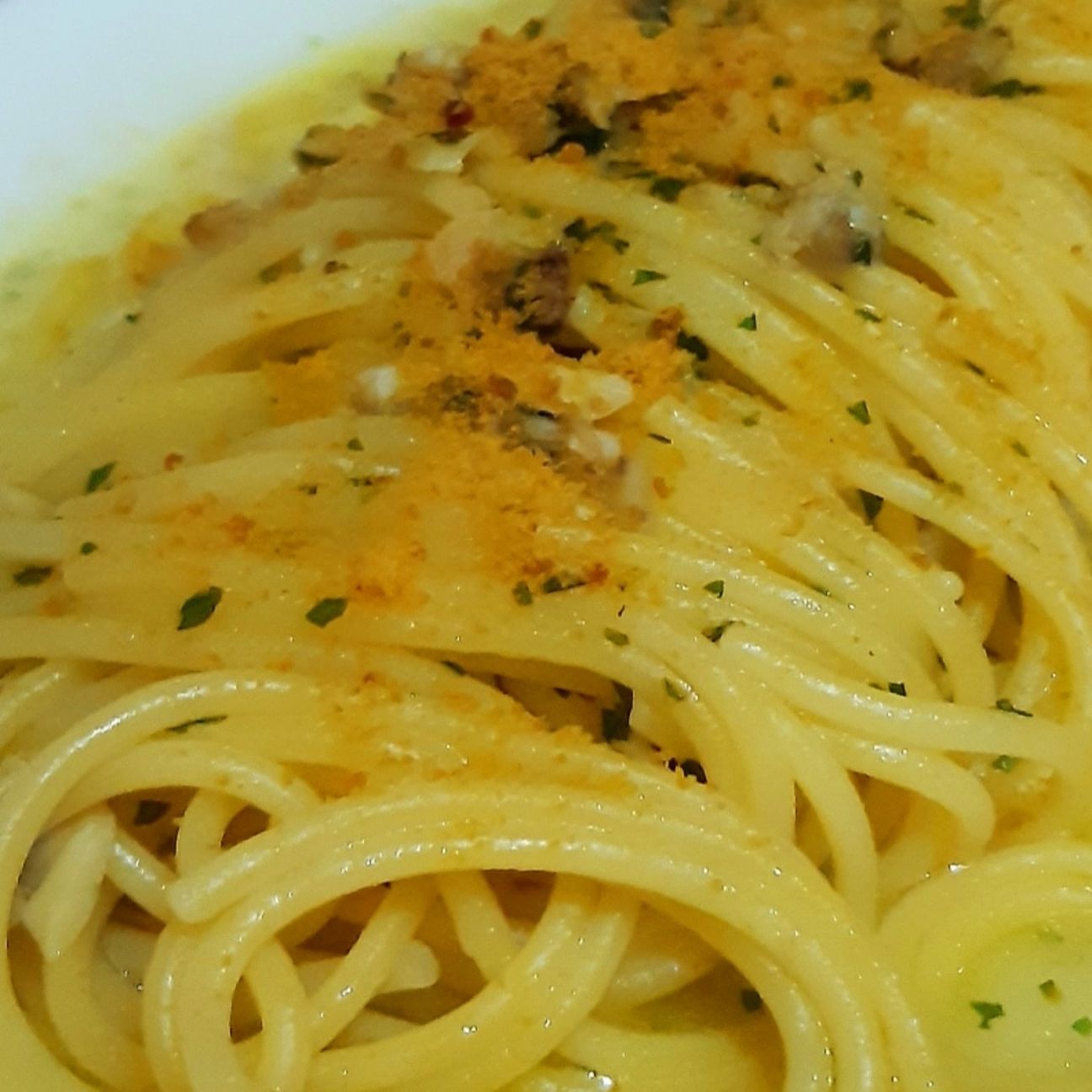 Spaghetti con lupini e bottarga di muggine