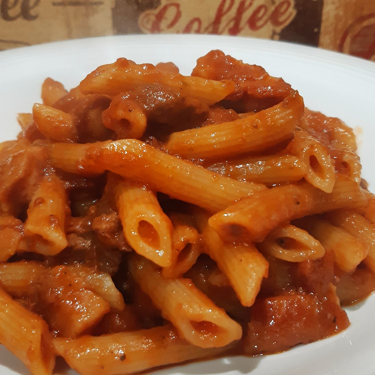 Penne con guanciale e peperoni