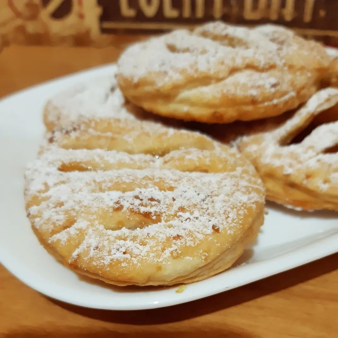 Sfogliatine con marmellata di arancia