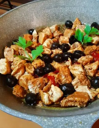 Ricetta Pollo con olive e peperoni al profumo d'oriente di ledelizieditizy