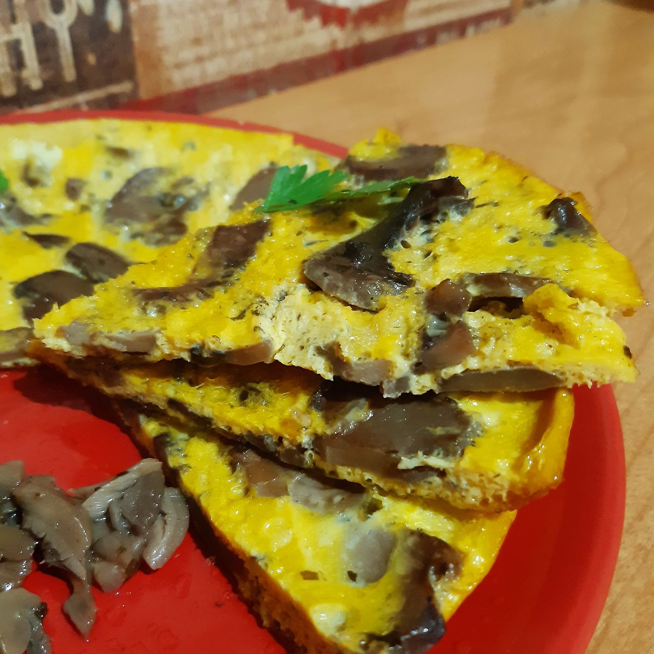 Frittata con funghi champignon e provola