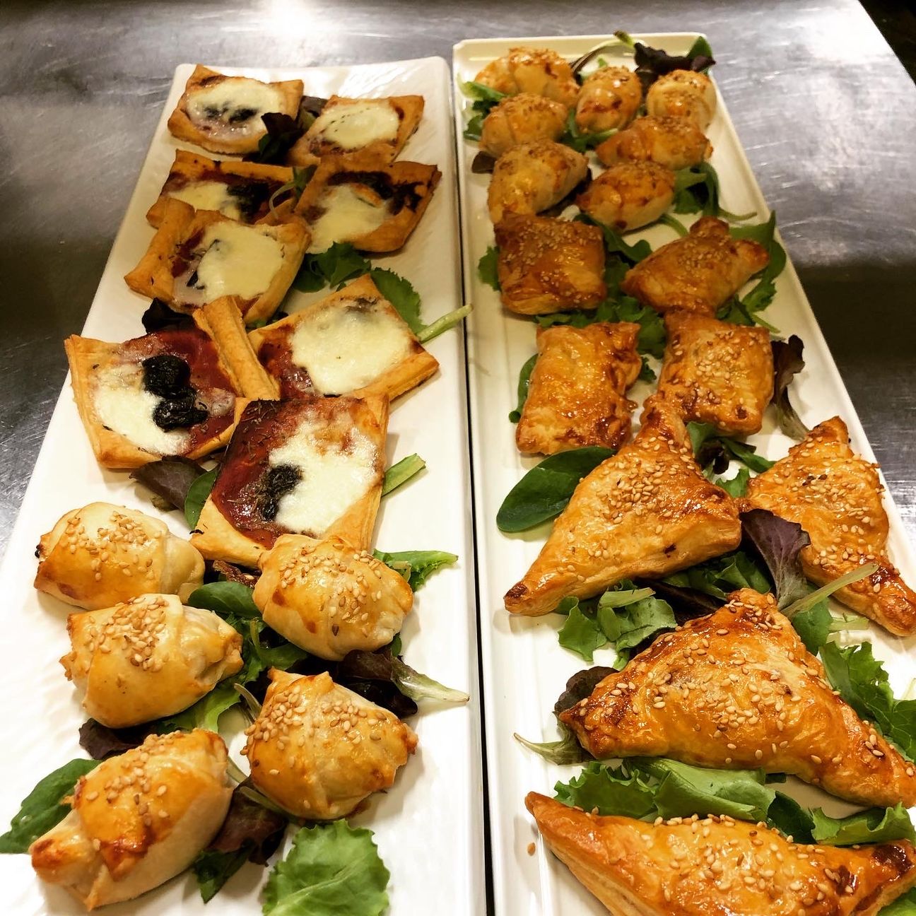 Fagottini di sfoglia con mortadella, prosciutto crudo e philadelphia