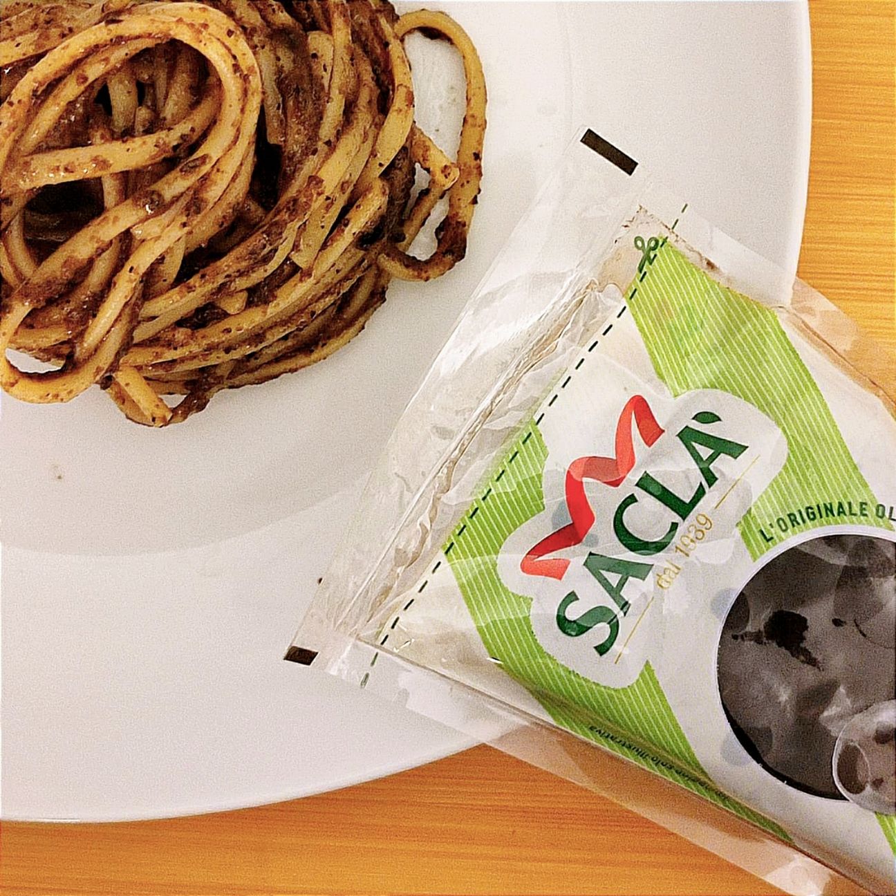 Linguine al sugo di olive nere e birra