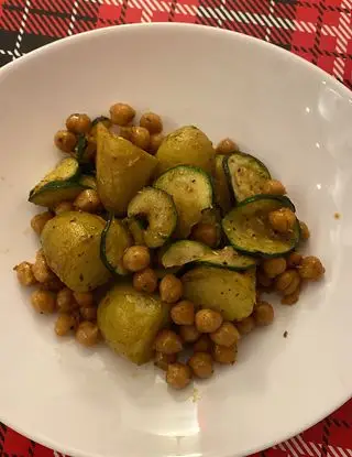 Ricetta Ceci patate e zucchine di mbgkx6vgth