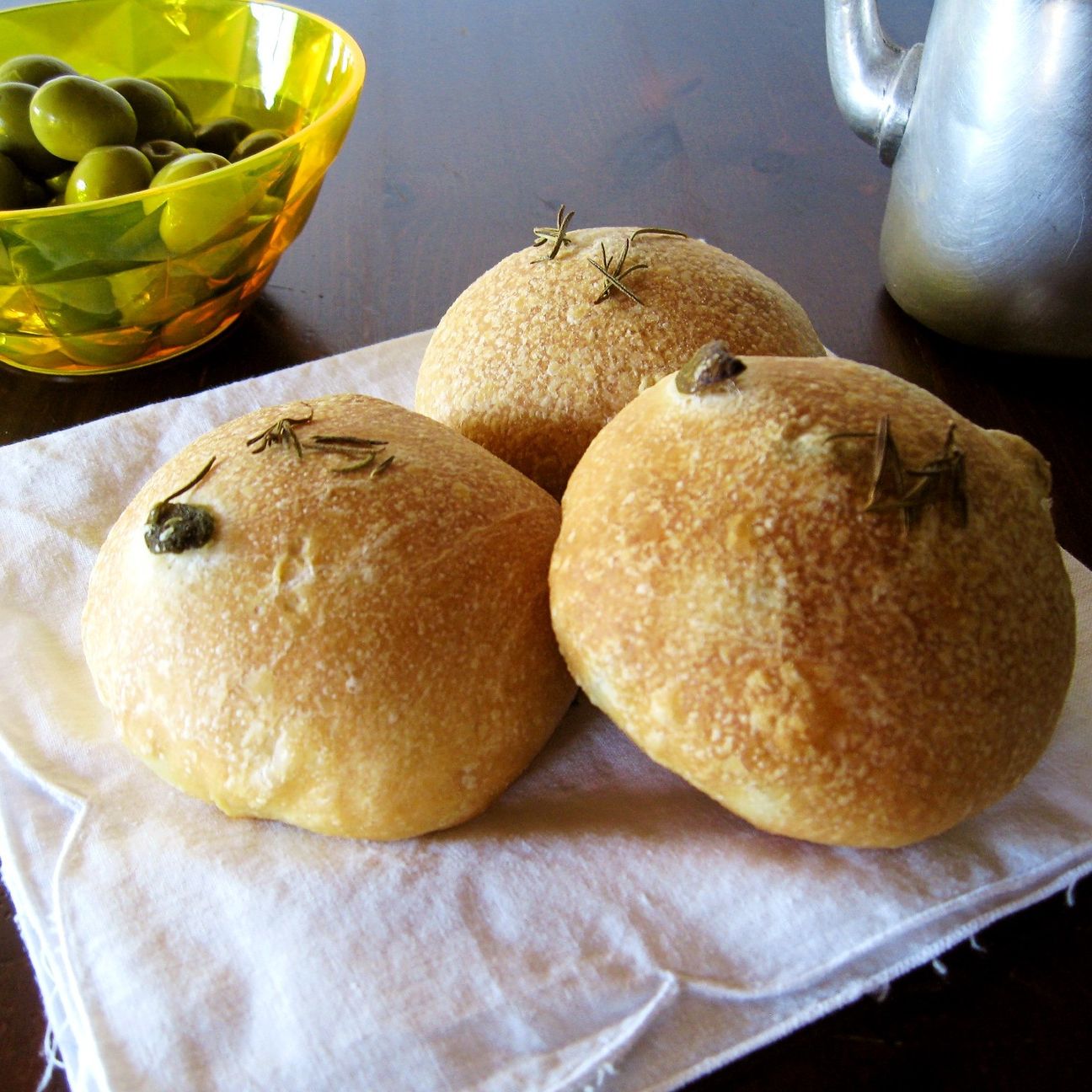 Panini alle olive con farina di farro