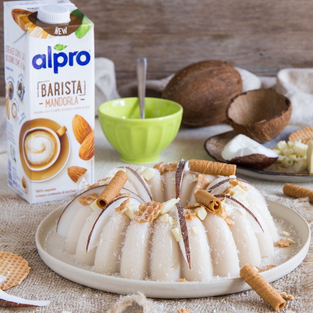 Biancomangiare alle mandorle con cioccolato bianco e cocco
