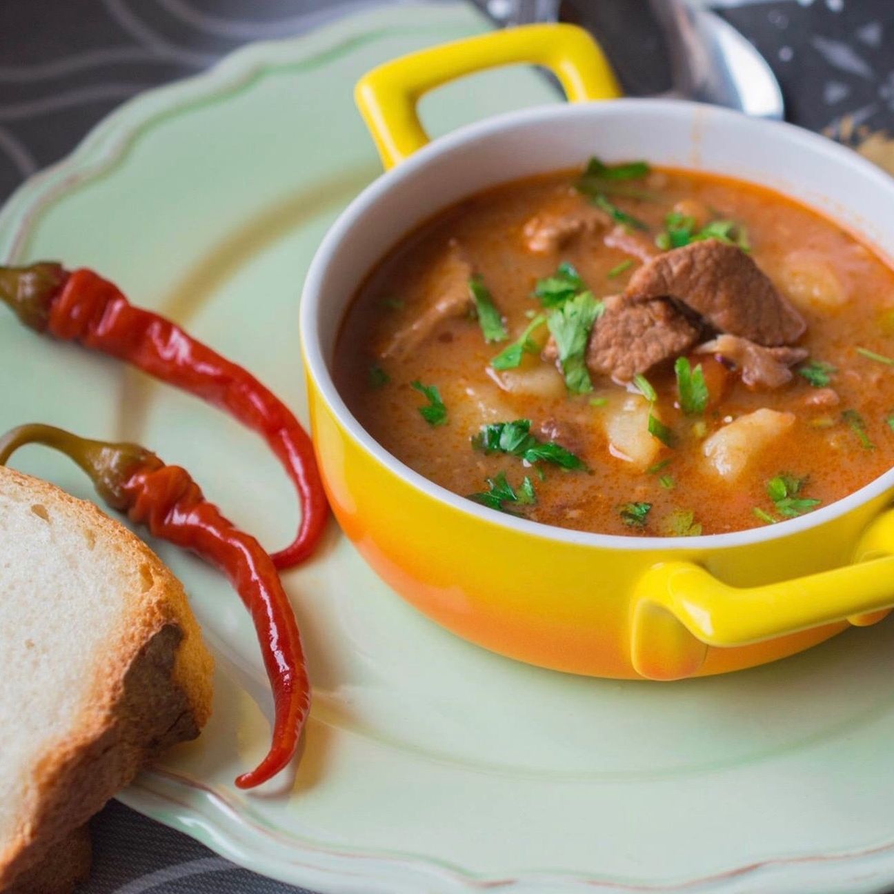 Gulasch in pentola a pressione