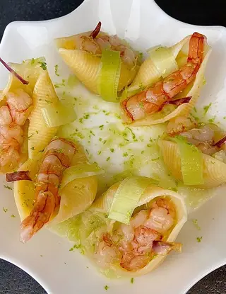 Ricetta Conchiglioni ripieni di porro & tartare di gambero. di unaforchettadigitale